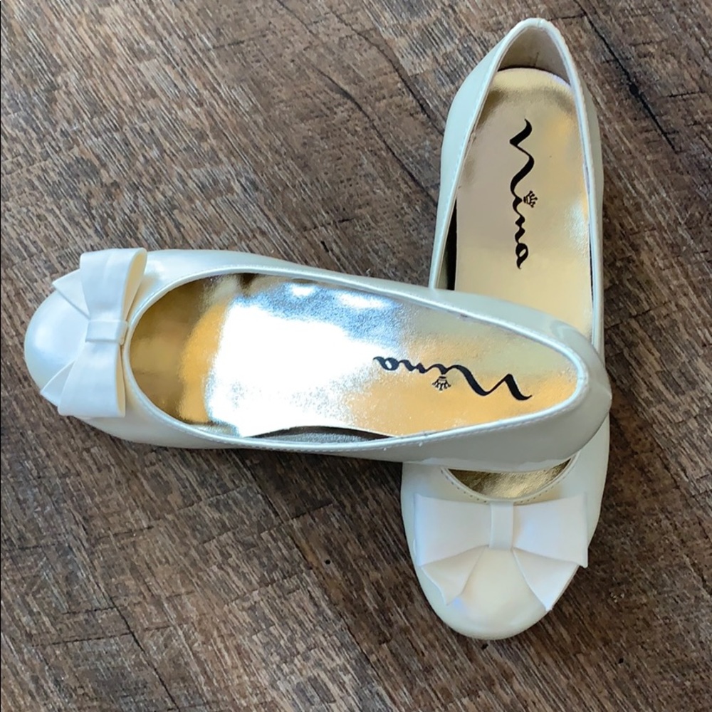 Nina Girls flat dress shoes -patent Ivory